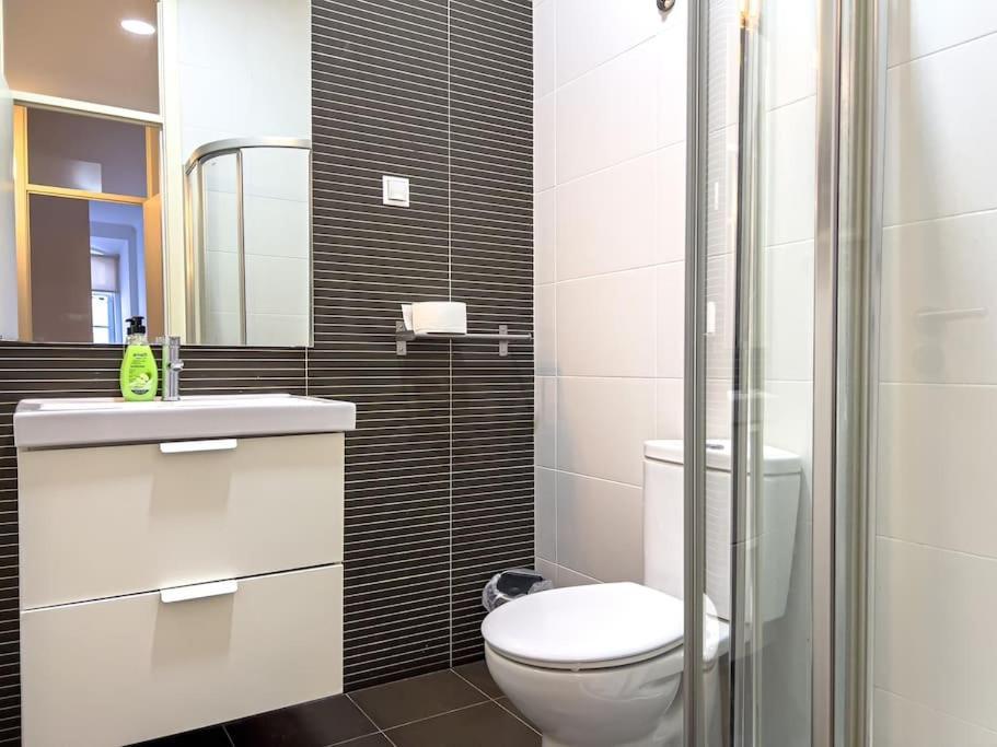 4 Rooms Home In Baixa Lisabona Exterior foto